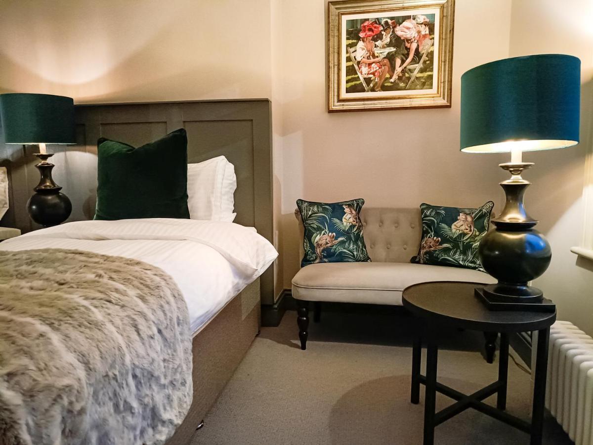 Hotel The Linden Stansted à Stansted Mountfitchet Extérieur photo